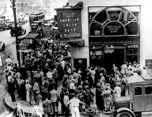 People crowded around American Union Bank during the great depression