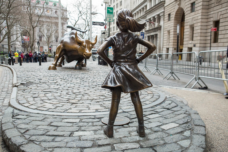"Fearless Girl and "Charging Bull" statues on Wall Street in New York City