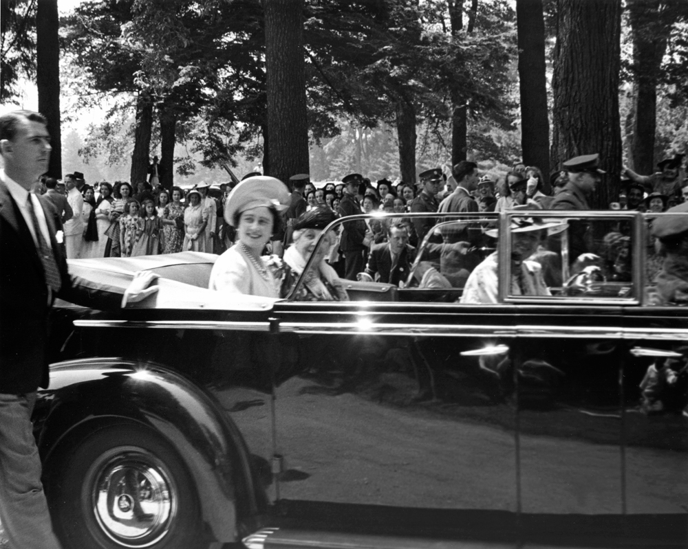 "Queen-Elizabeth-Roosevelts-June-11-1939" by FDR Presidential Library & Museum is licensed under CC BY 2.0